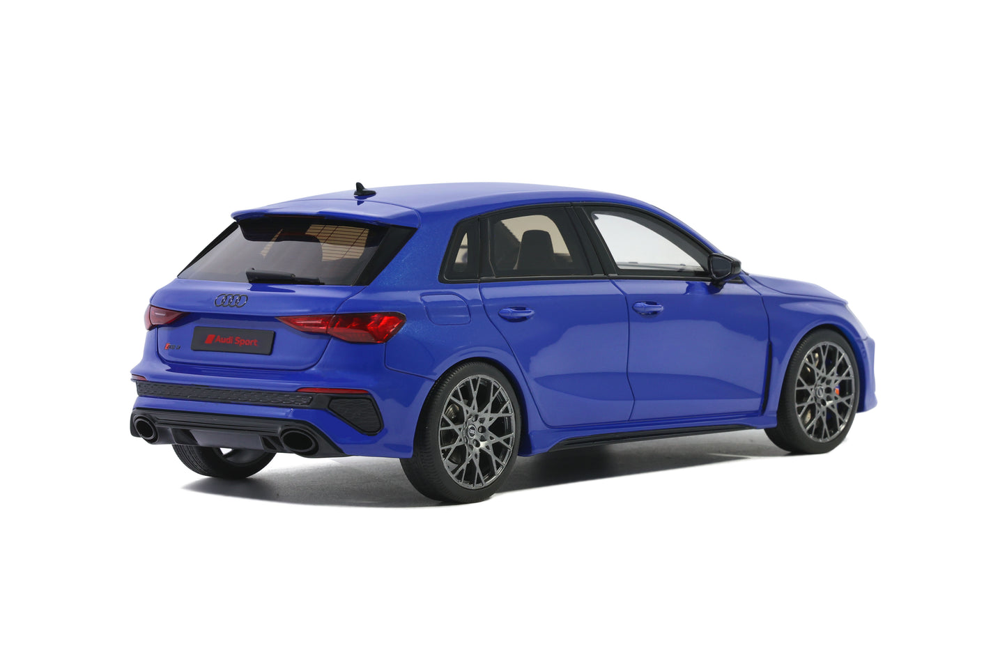 GT Spirit 1:18 Audi RS 3 Sportback Performance Edition Blue 2022 GT884