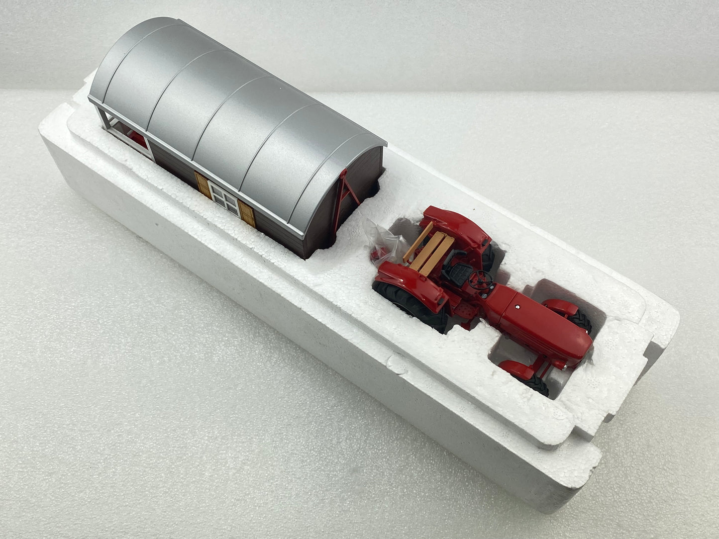 Schuco 1:32 Gueldner G75 A with trailer and balcony 450778500 (Damaged / Clearance Final Sale)