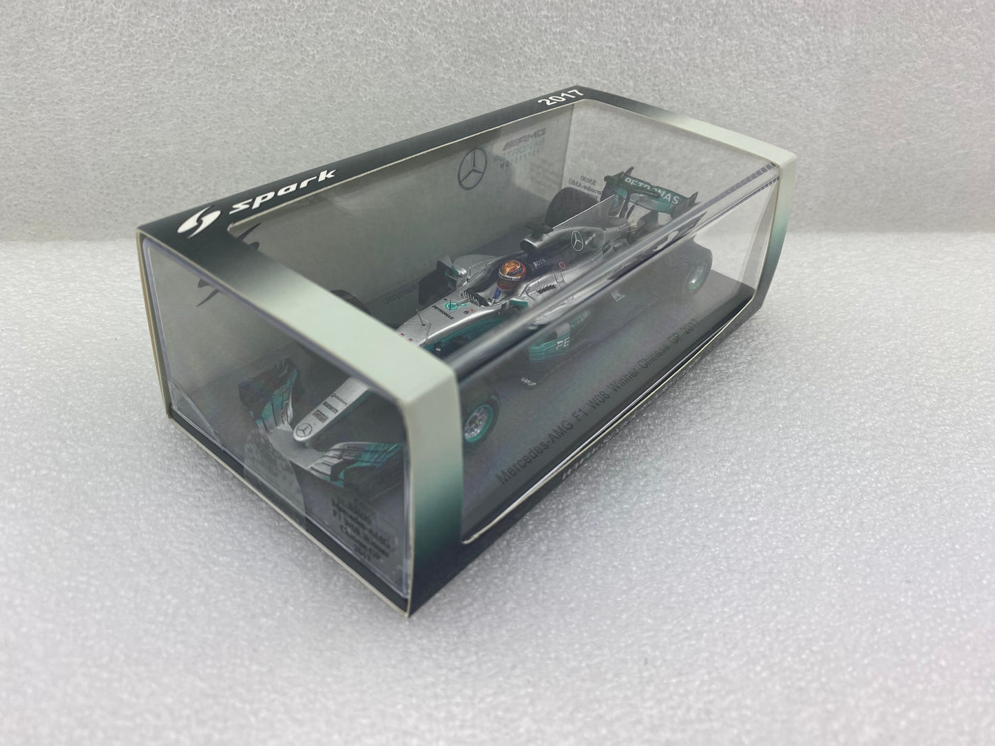 Spark 1:43 Mercedes-AMG F1 W08 #44 Lewis Hamilton - Winner Chinese GP 2017 S5030