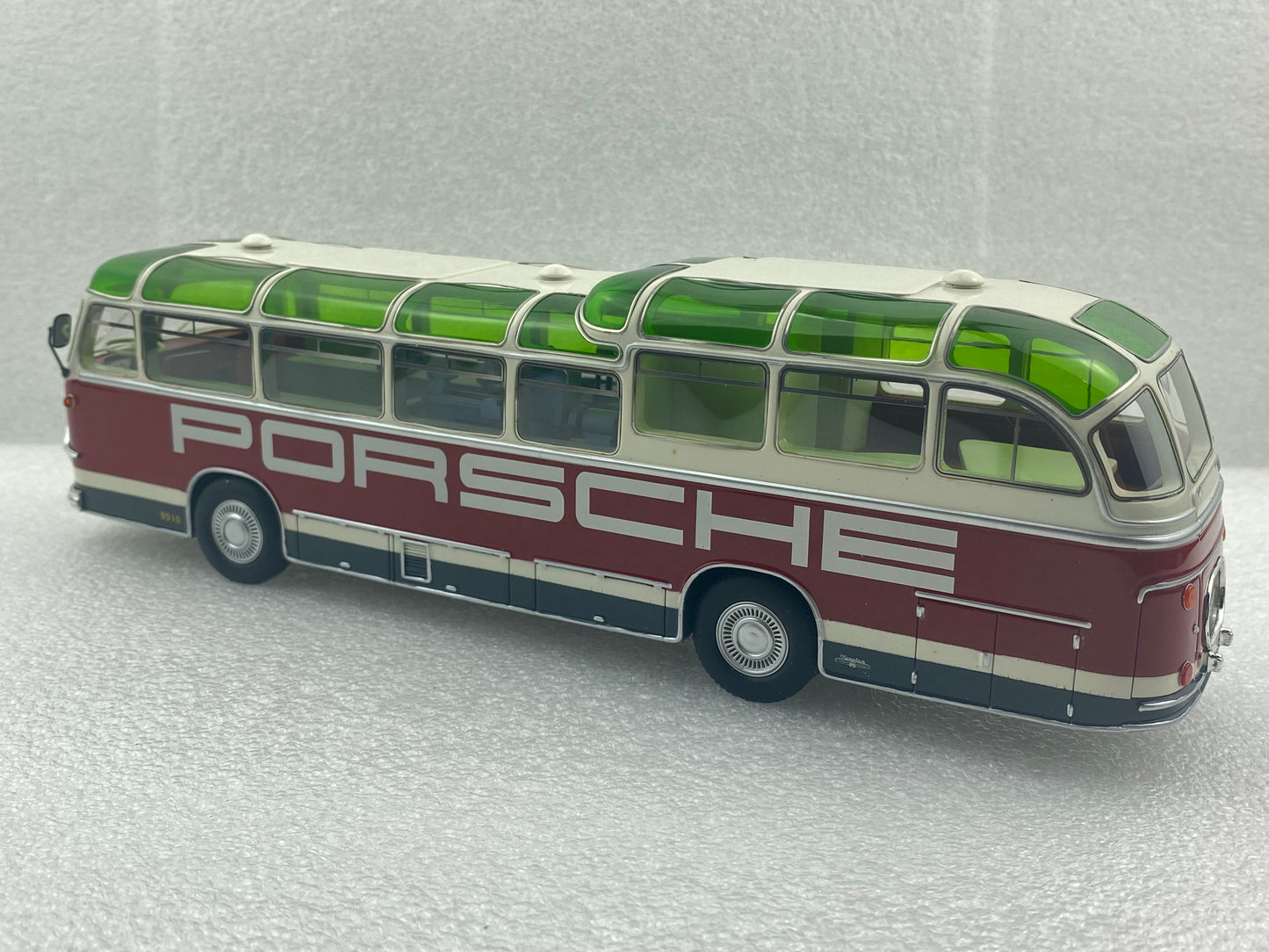 Schuco 1:43 Auwarter Neoplan FH 11 Porsche Racing Service Bus 450896600 (Damaged / Clearance Final Sale)