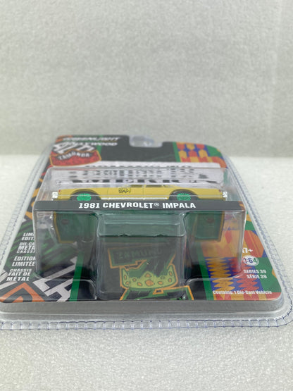 GreenLight Green Machine 1:64 Hollywood Series 39 - Coming to America (1988) - 1981 Chevrolet Impala Taxi 44990-C