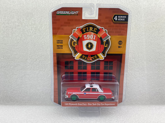 GreenLight Green Machine 1:64 Fire & Rescue Series 4 - 1985 Plymouth Gran Fury - FDNY (The Official Fire Department City of New York) Division Chief 5 67050-C