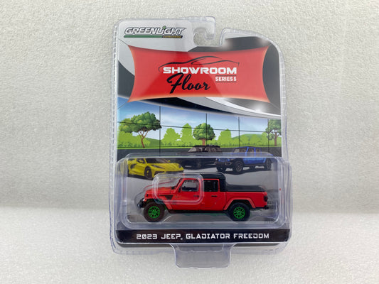 GreenLight Green Machine 1:64 Showroom Floor Series 5 - 2023 Jeep Gladiator Freedom – Firecracker Red 68050-B