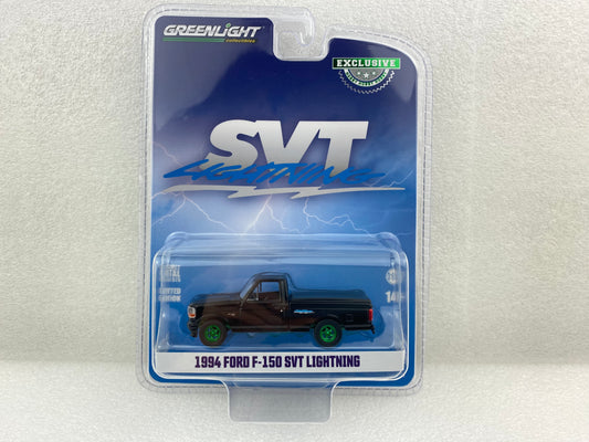 GreenLight Green Machine 1:64 1994 Ford F-150 SVT Lightning with Tonneau Bed Cover - Black 30469