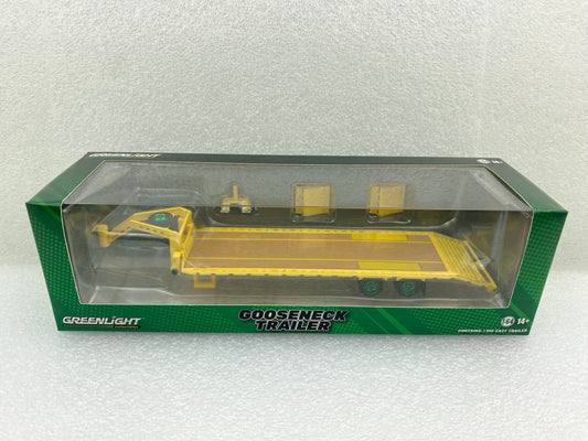 GreenLight Green Machine 1:64 Gooseneck Trailer - Yellow with Red and White Conspicuity Stripes 30485