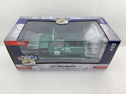 GreenLight Green Machine 1:24 Hot Pursuit - 1967 Ford Bronco - New York City Police Department (NYPD) 85581