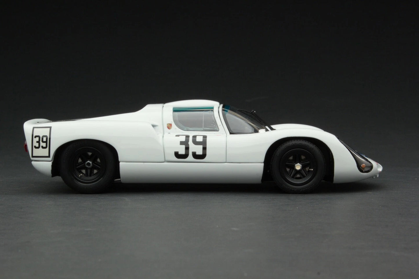 EXOTO 1:18 1967 Porsche 910 #39 Le Mans 24 Hours Udo Schutz, Joe Buzzetta Black cover MTB00062DB