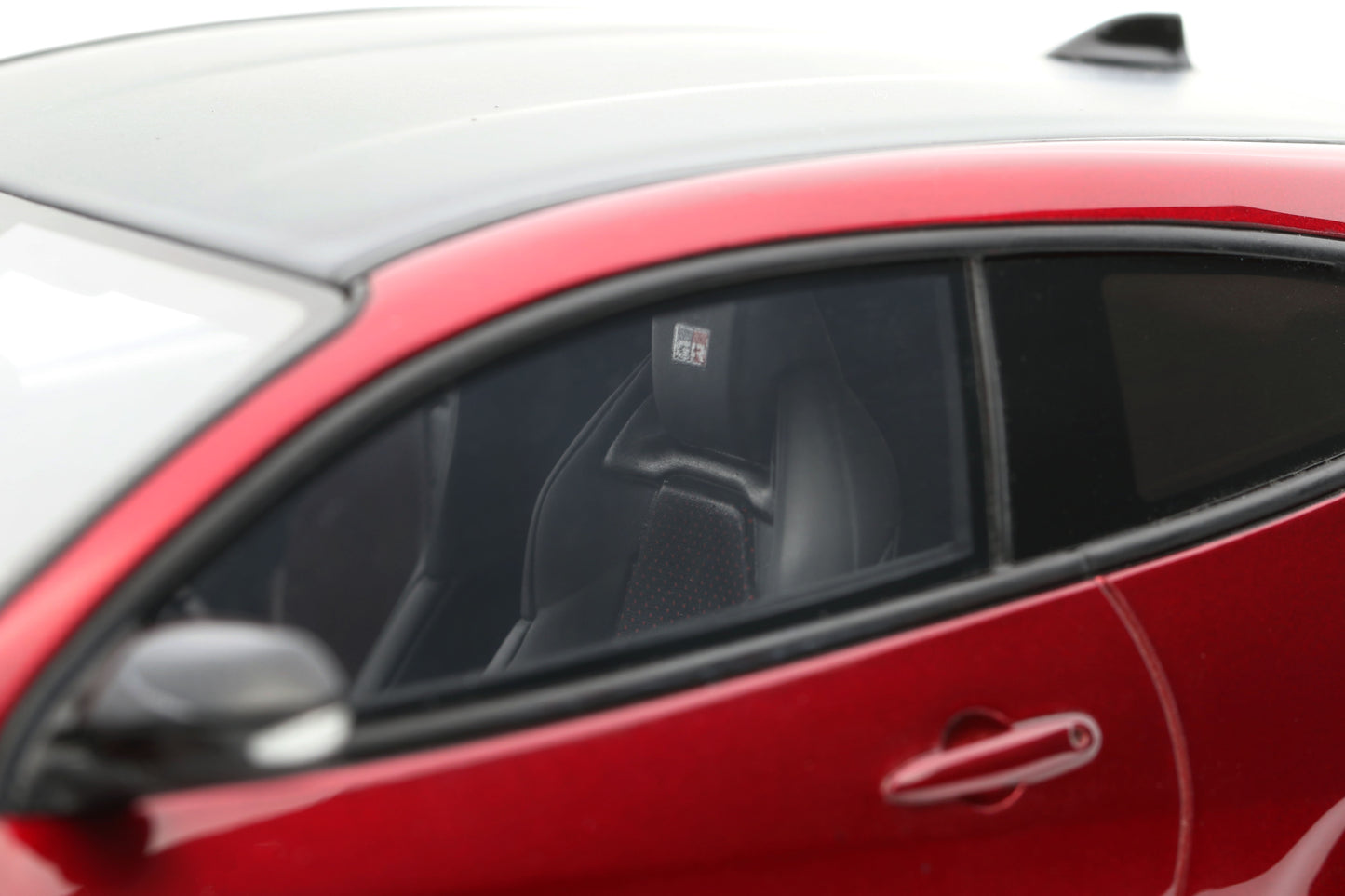 OTTO 1:18 Toyota Yaris GR Emotional Red II Metallic 3U5 2021 OT1003