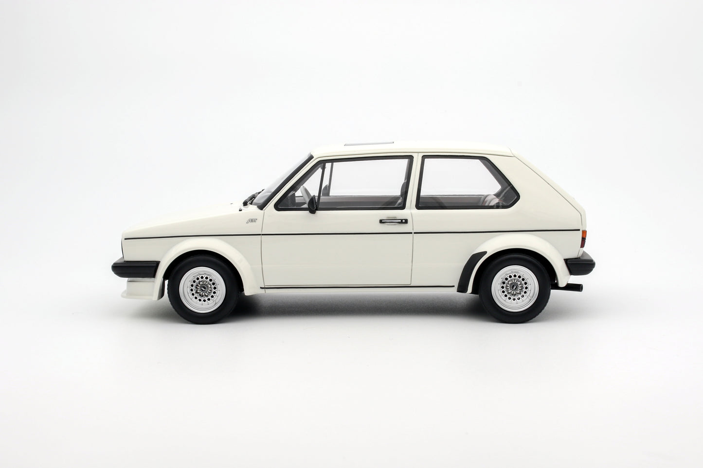 OTTO 1:18 1982 Volkswagen MK1 Golf GTi ABT Alpine White OT1014