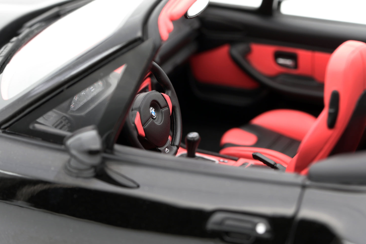 OTTO 1:18 1999 BMW Z3 M Roadster Cosmos Black OT1016