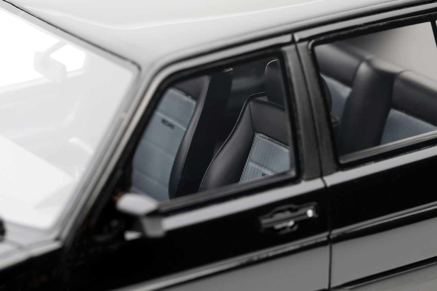 OTTO 1:18 1987 Volkswagen Jetta MK2 Black OT1021