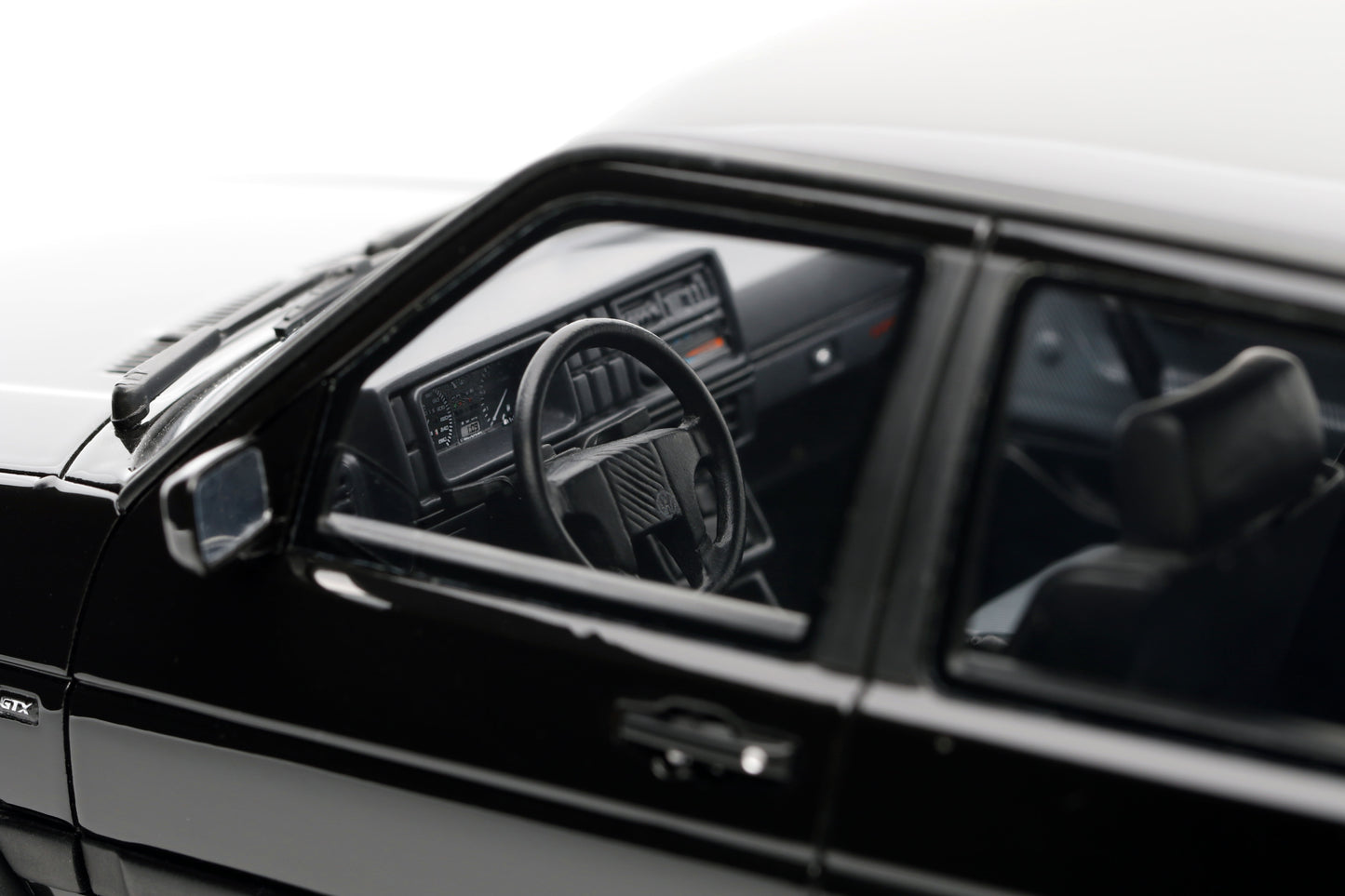 OTTO 1:18 1987 Volkswagen Jetta MK2 Black OT1021
