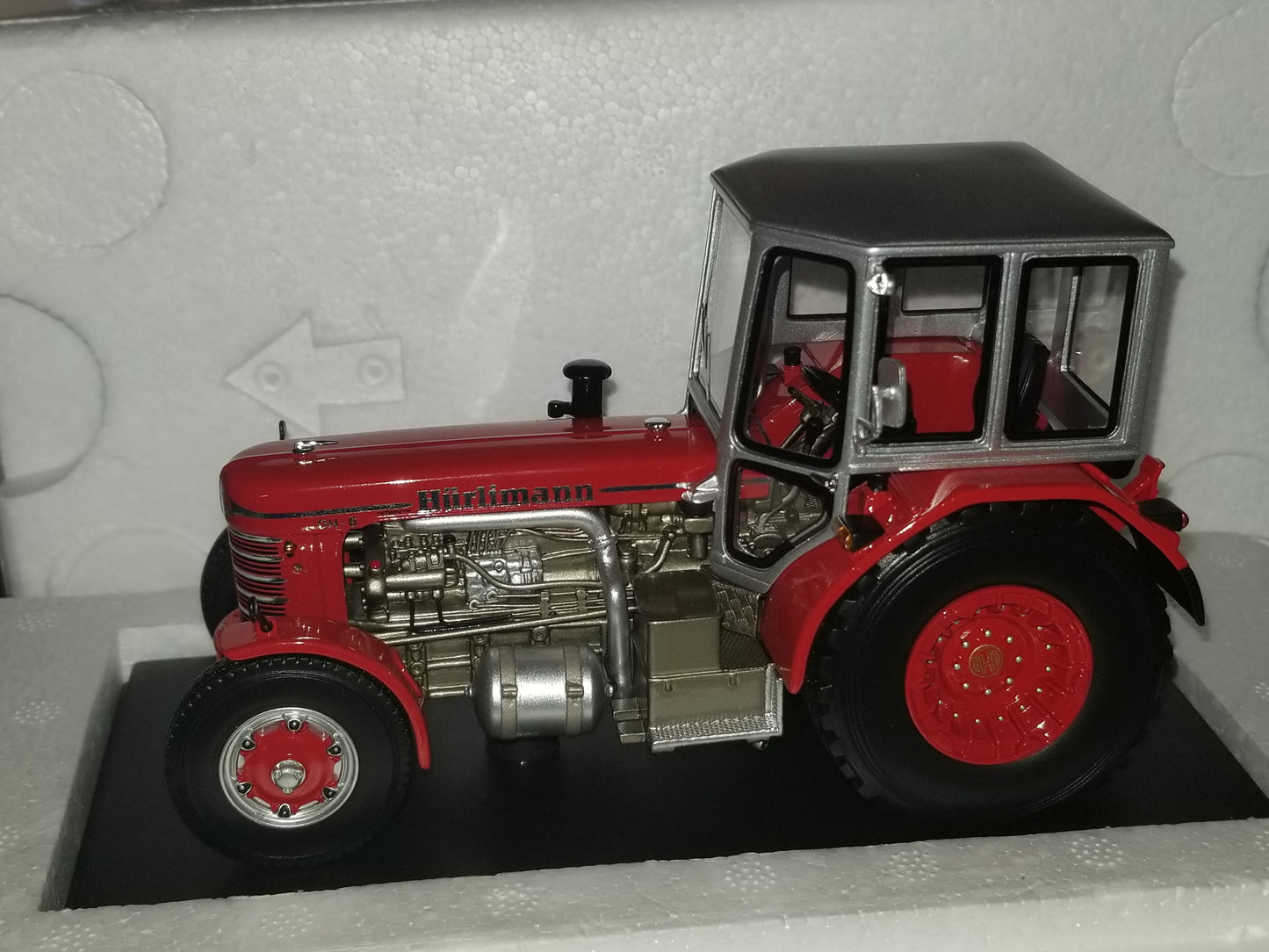 Schuco 1:32 Hurlimann DH 6 Tractor 450895400 (Damaged / Clearance Final Sale)