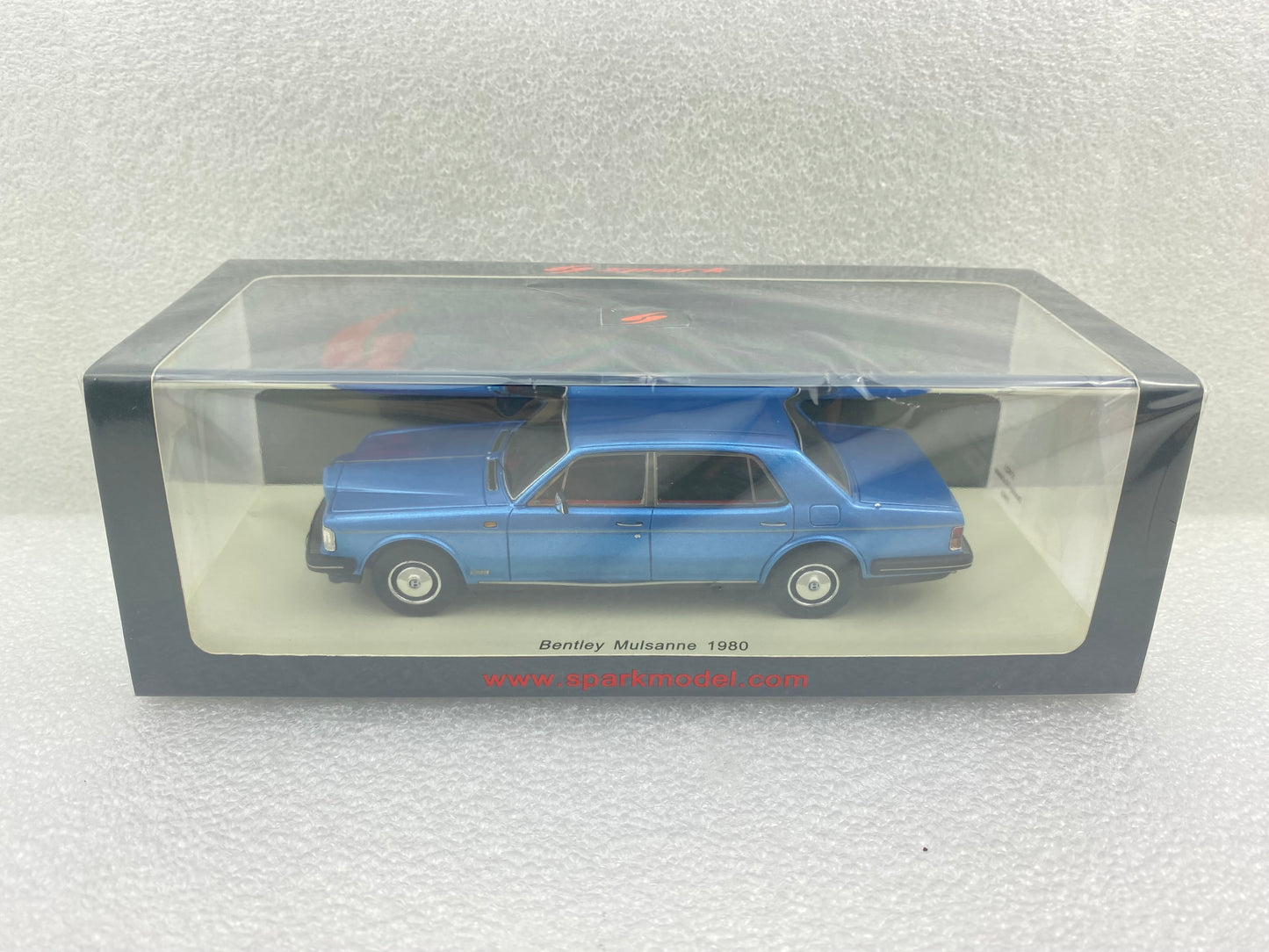 Spark 1:43 Bentley Mulsane 1980 Met Blue S3821