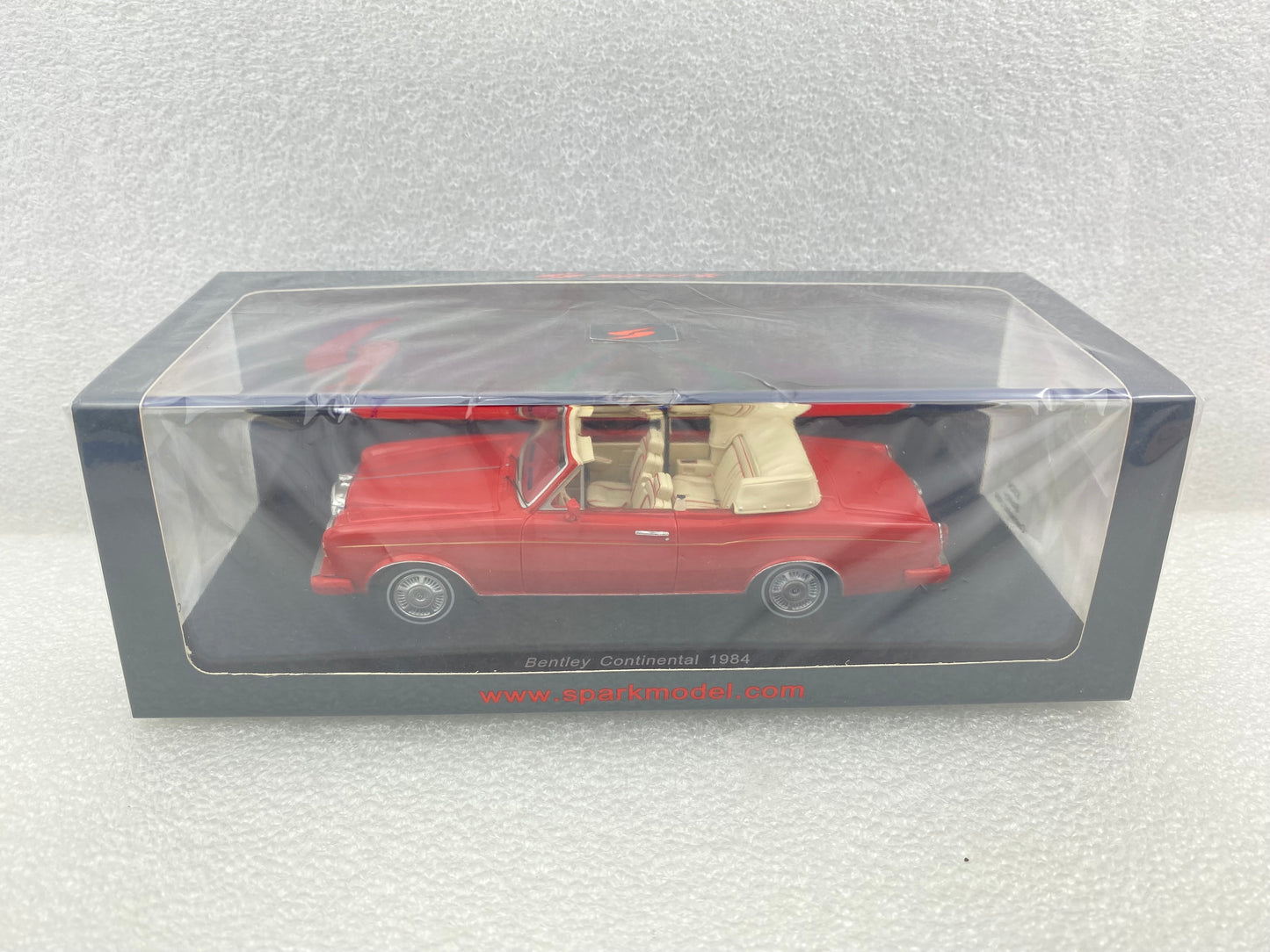Spark 1:43 Bentley Continental 1984 Red S3824