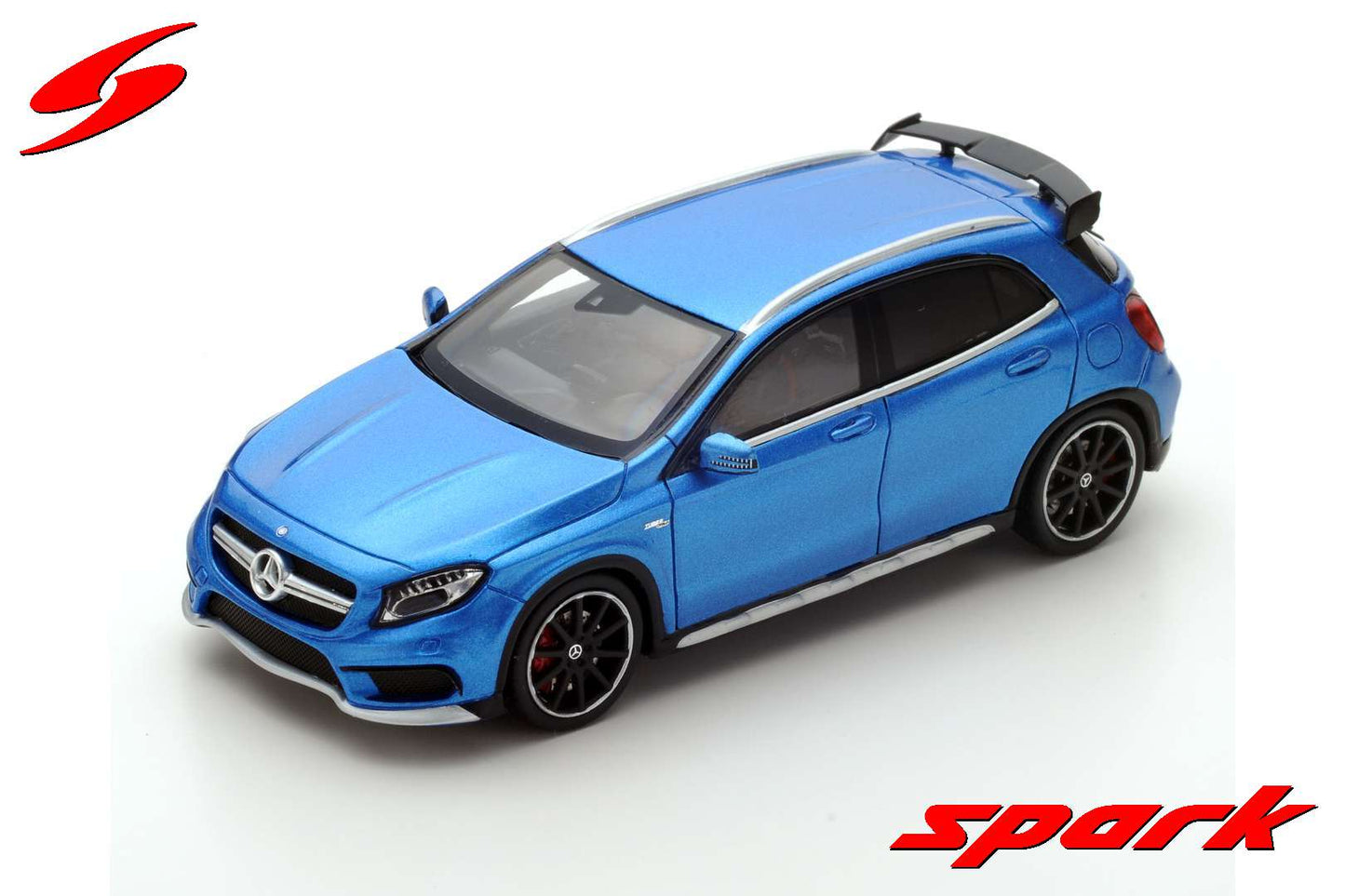 Spark 1:43 Mercedes-Benz GLA 45 AMG 2015 Blue S4912