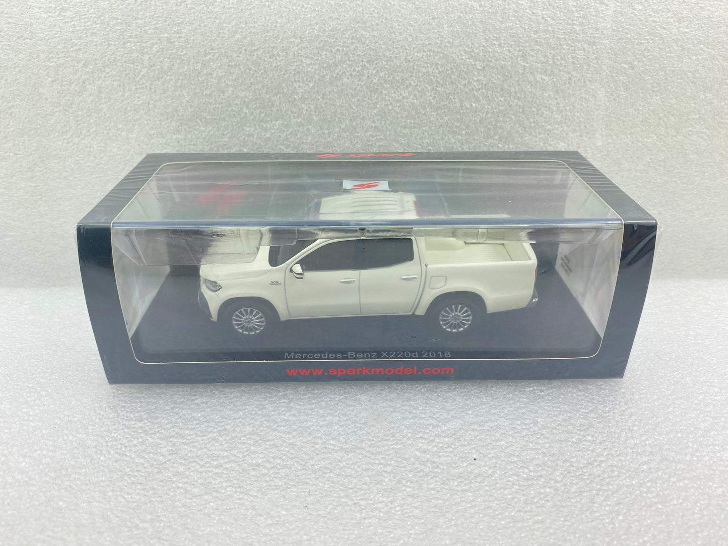 Spark 1:43 Mercedes-Benz X-Class 2018 White S4994