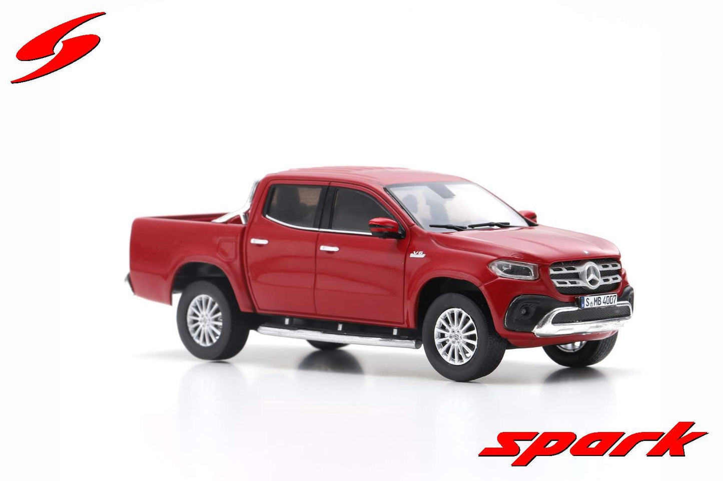 Spark 1:43 Mercedes-Benz X-Class 2018 Red S4995