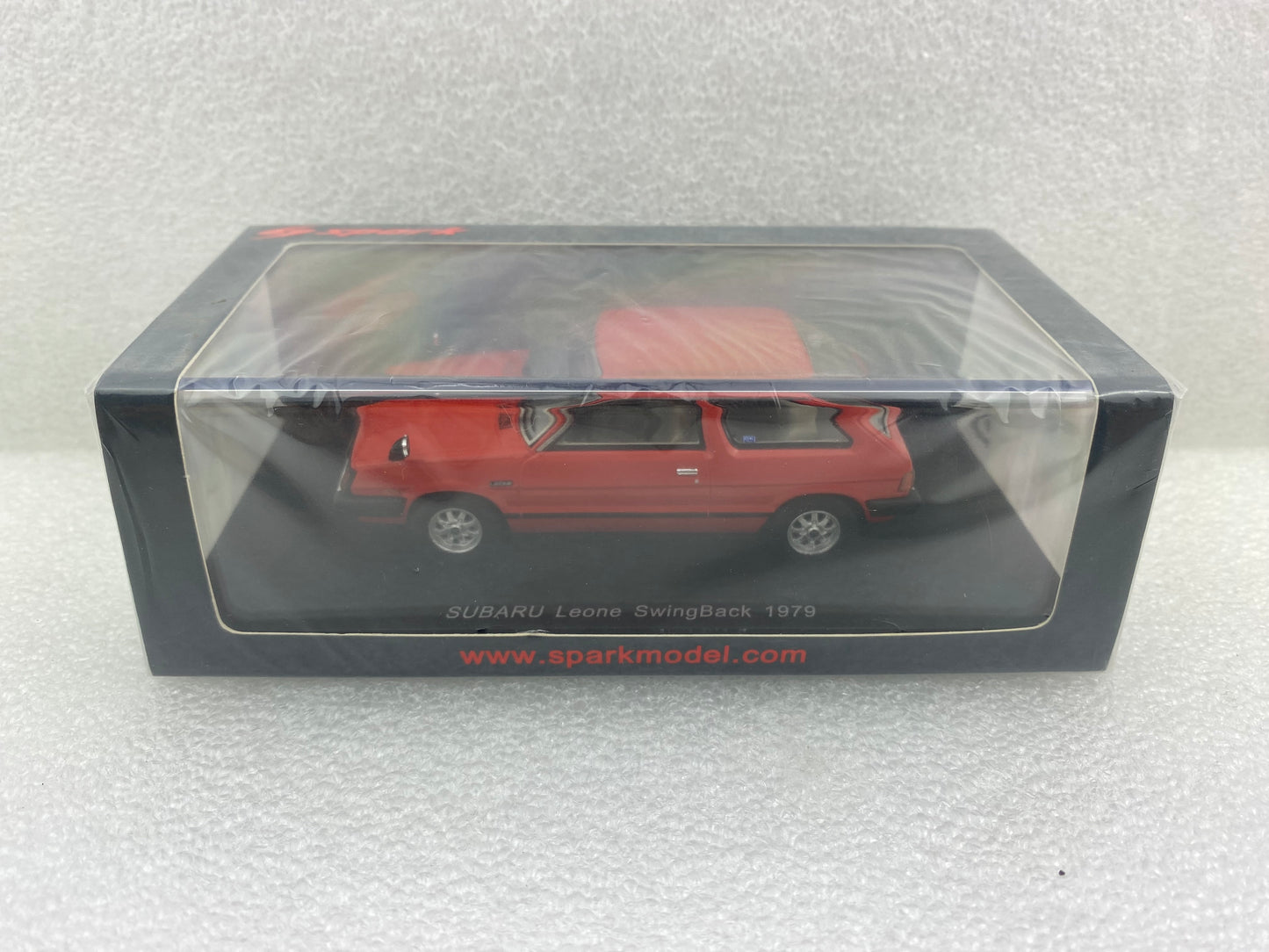 Spark 1:43 Subaru Leone Sedan 1.8 1979 S7358