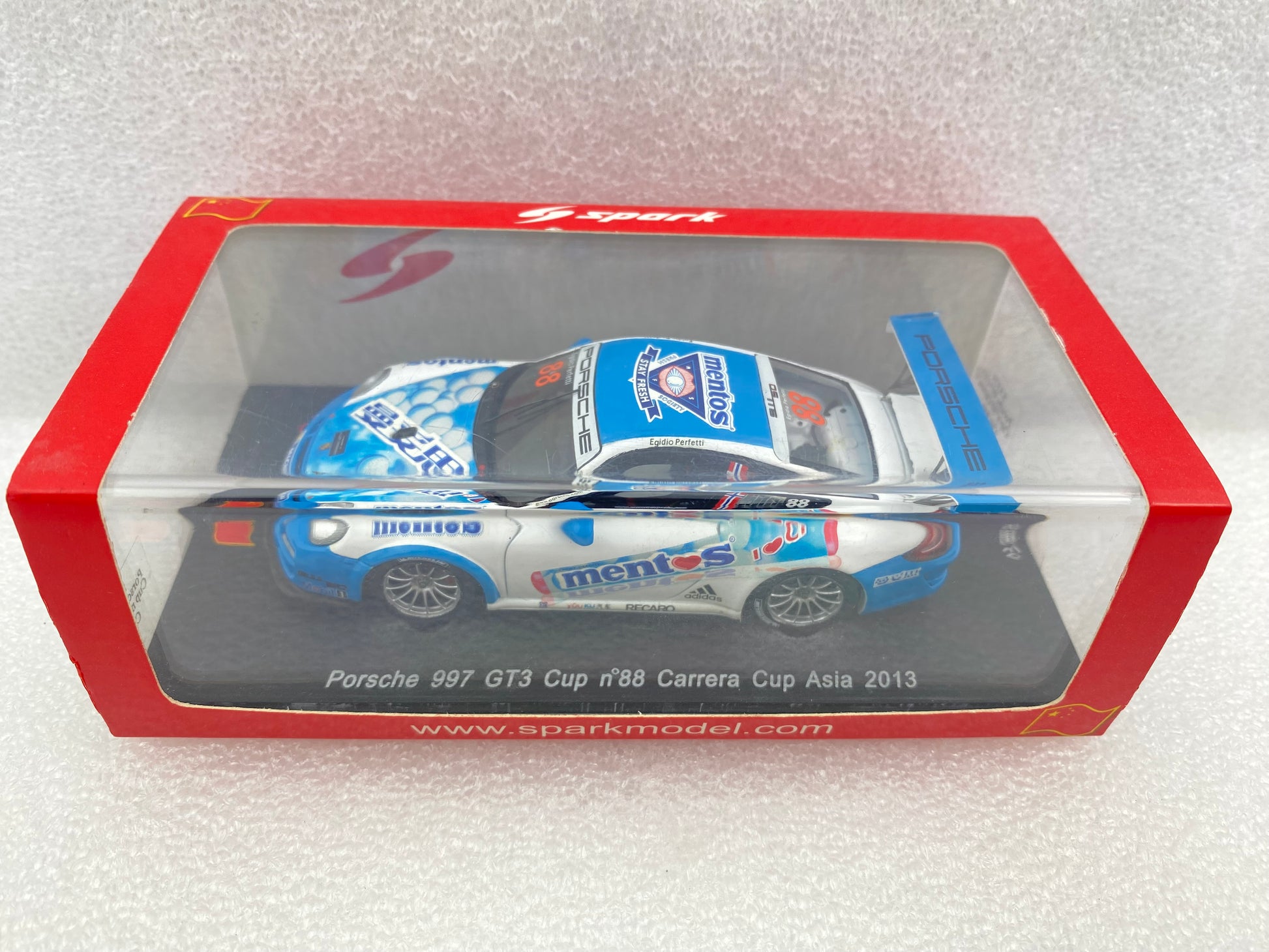 Spark 1:43 H. Hassid Porsche 911 (997) GT3 Cup #88 Carrera Cup Paul Ricard 2013 SF073 modèle Spark 1:43 H. Hassid Porsche 911 (997) GT3 Cup #88 Carrera Cup Paul Ricard 2013 SF073 modèle