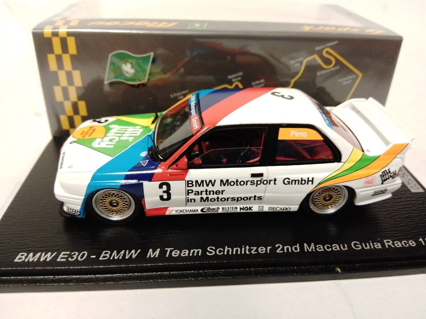 Spark 1:43 BMW E30 - BMW M Team Schnitzer 2nd Macau Guia Race 1990 #3 Emanuele Pirro SA226