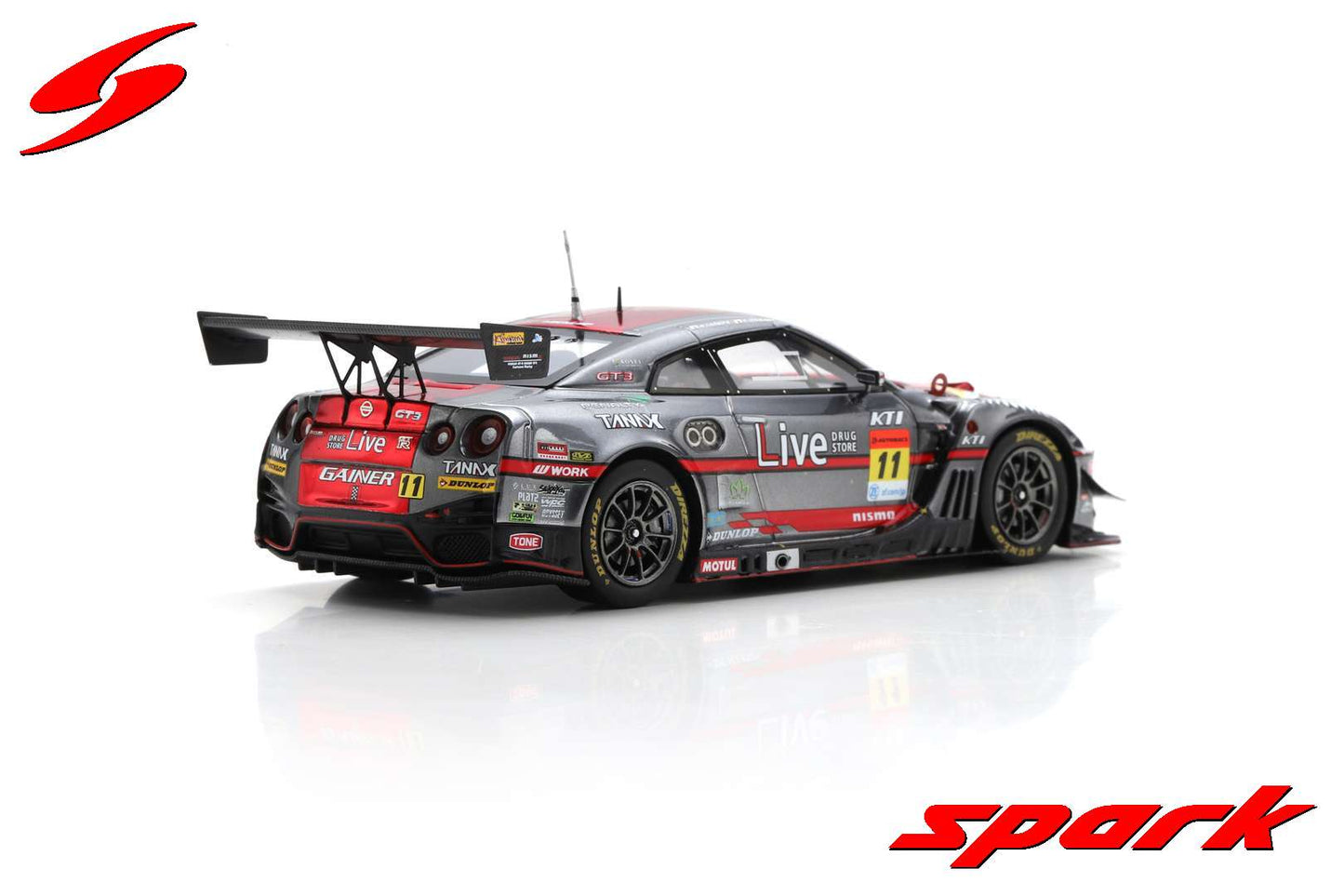 Spark 1:43 GAINER TANAX Nissan GT-R No.11 GAINER GT300 SUPER GT 2022 Hironobu Yasuda - Keishi Ishikawa SGT046