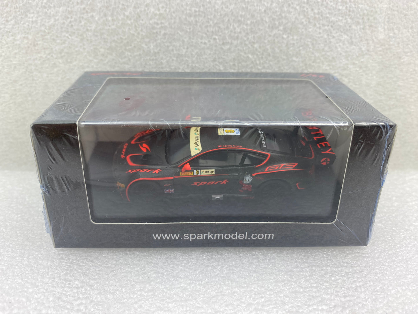 Spark 1:64 Bentley Continental GT3 #8 Macau GP FIA GT World Cup 2015 Bentley Team Absolute Adderly Fong Y104