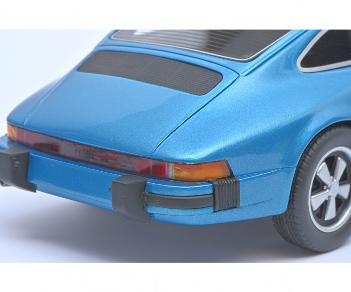 Schuco 1:18 Porsche 911 Coupe 1974 Blue 450029700