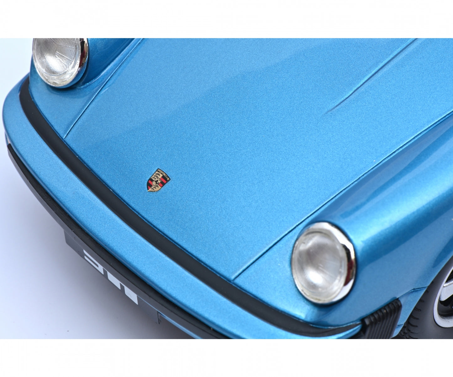Schuco 1:18 Porsche 911 Coupe 1974 Blue 450029700