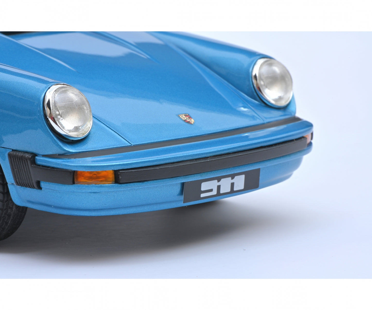 Schuco 1:18 Porsche 911 Coupe 1974 Blue 450029700