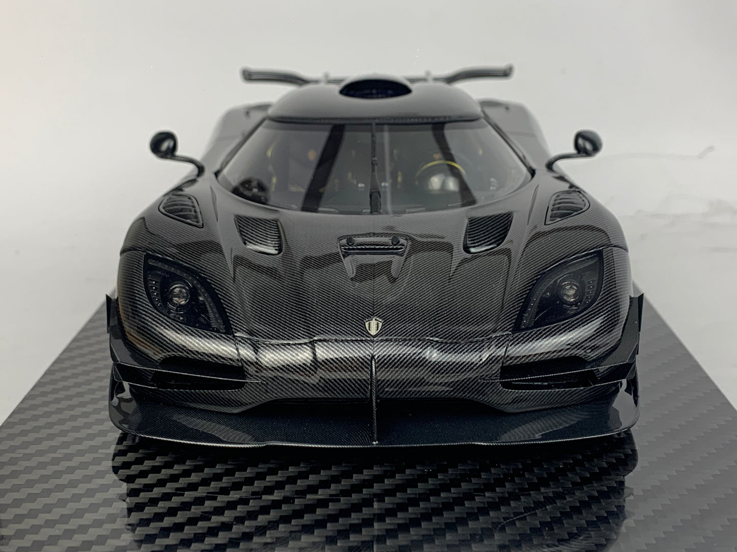 Frontiart 1:18 Koenigsegg one 1 Naked Carbon F033-174
