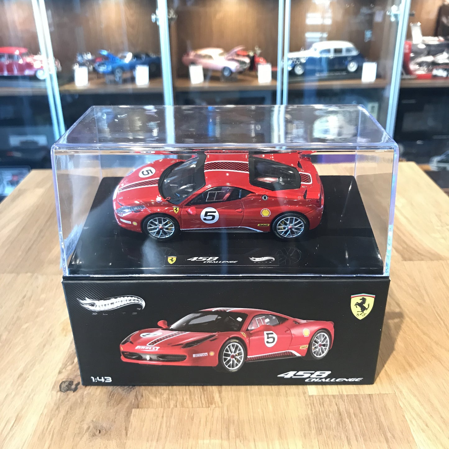 HotWheels Elite 1:43 Ferrari 458 Italia Challenge #5 Bolognia Motorshow 2011 X5504
