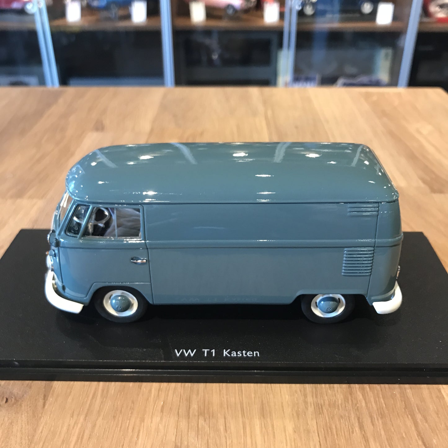 Schuco 1:32 Volkswagen T1 Box Van 450892500