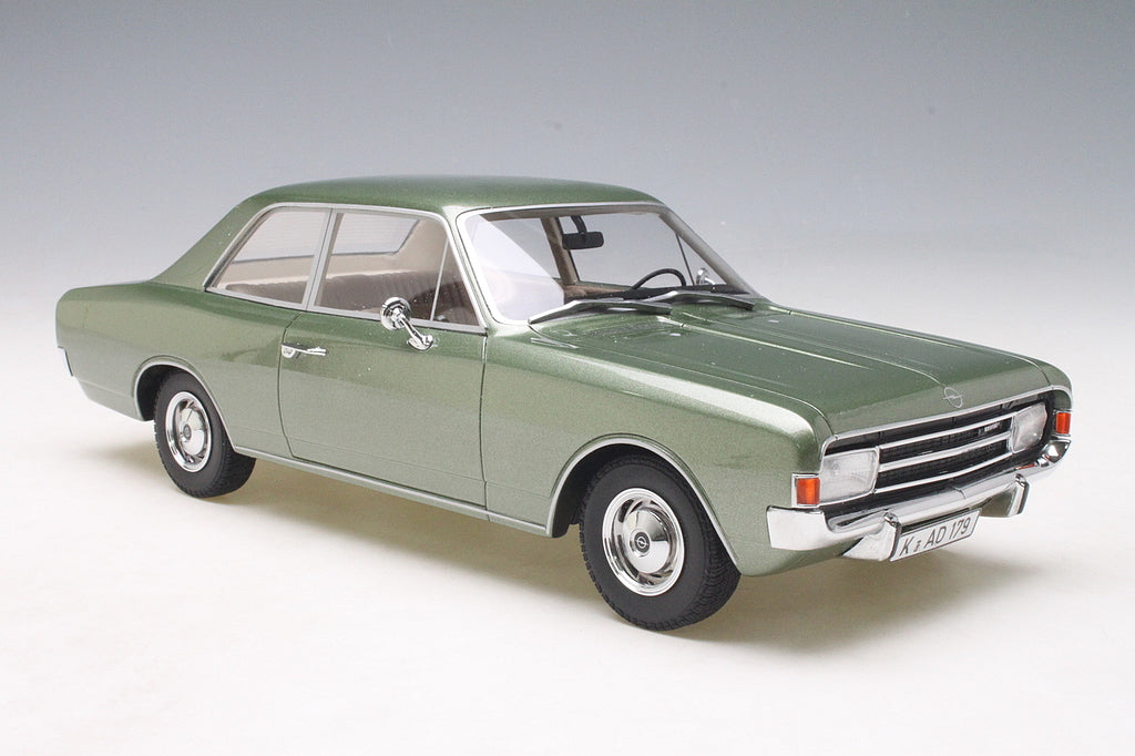 Minichamps 1:18 Opel Rekord C Saloon 1966 Green Metallic 107047000