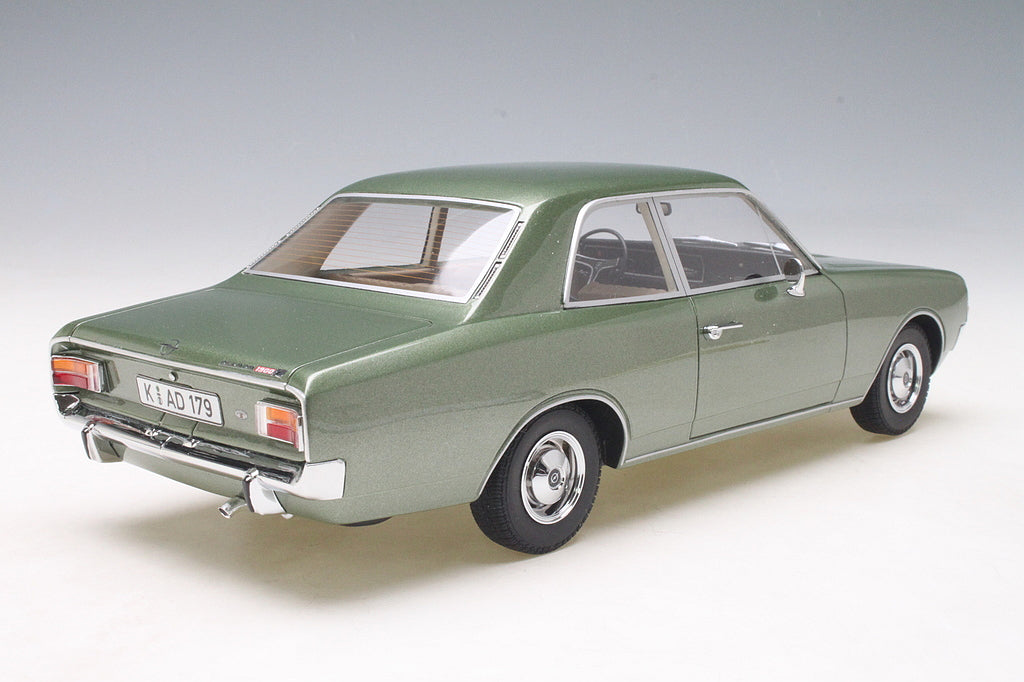 Minichamps 1:18 Opel Rekord C Saloon 1966 Green Metallic 107047000