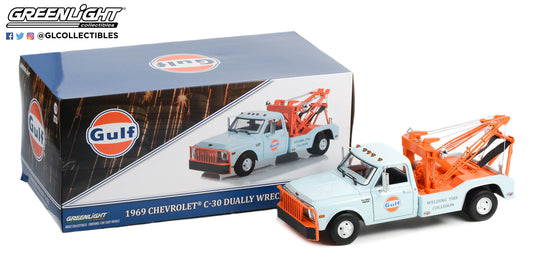 GreenLight 1:18 1969 Chevrolet C-30 Dually Wrecker - Gulf Oil Welding Tire Collision 13624