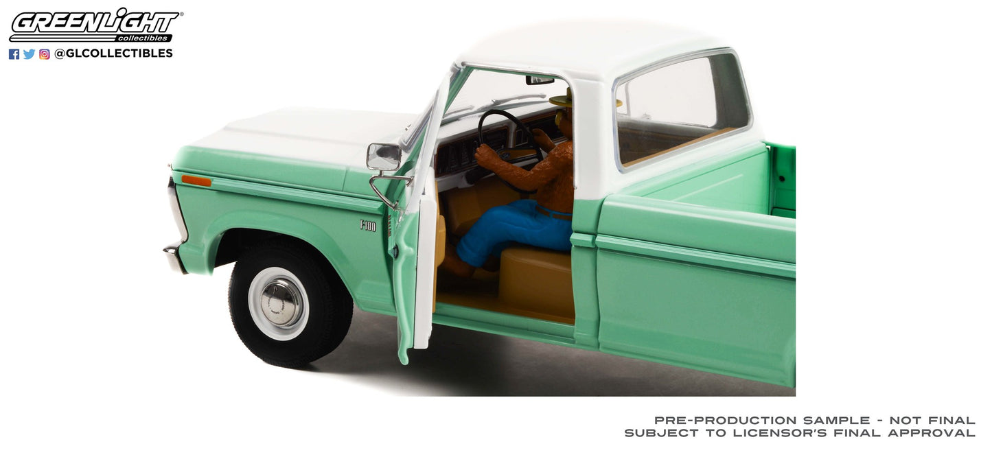 GreenLight 1:18 1975 Ford F-100 - Forest Service Green with Smokey Bear Figure Only You Can Prevent Wildfires 13636