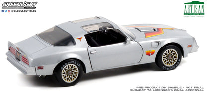 GreenLight 1:18 Artisan Collection - 1977 Pontiac Firebird Fire Am by Very Special Equipment (VSE) - Silver with Hood Bird 19101