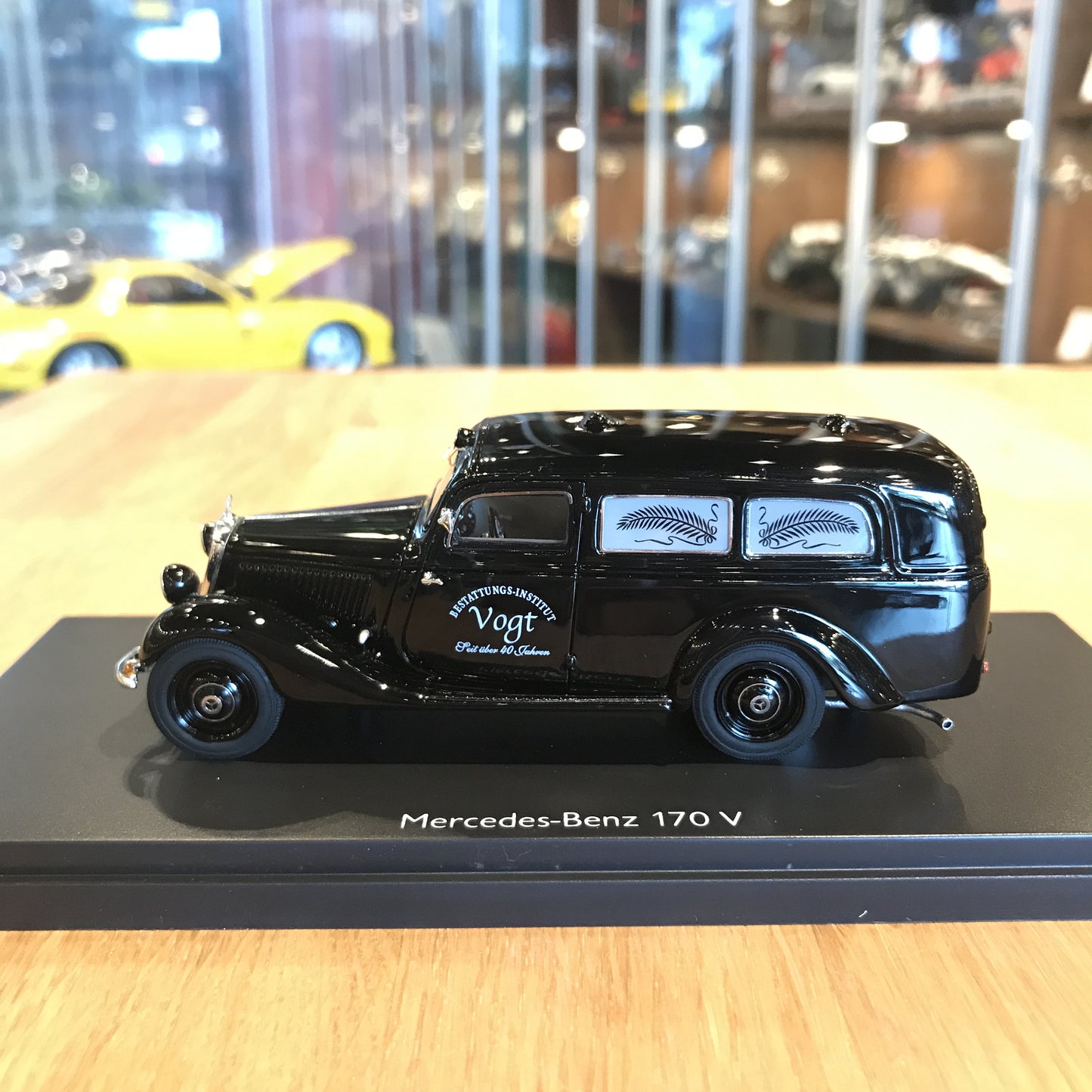 Schuco 1:43 Mercedes Benz 170V "Bestattungswagen" Hearse Black 450881300