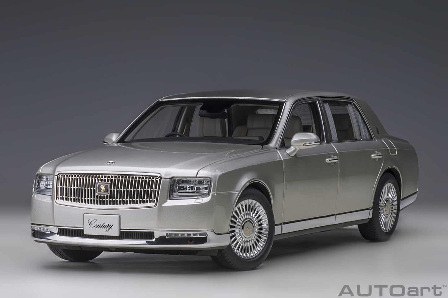 AUTOart 1:18 Toyota Century with curtains (Silver) 78770
