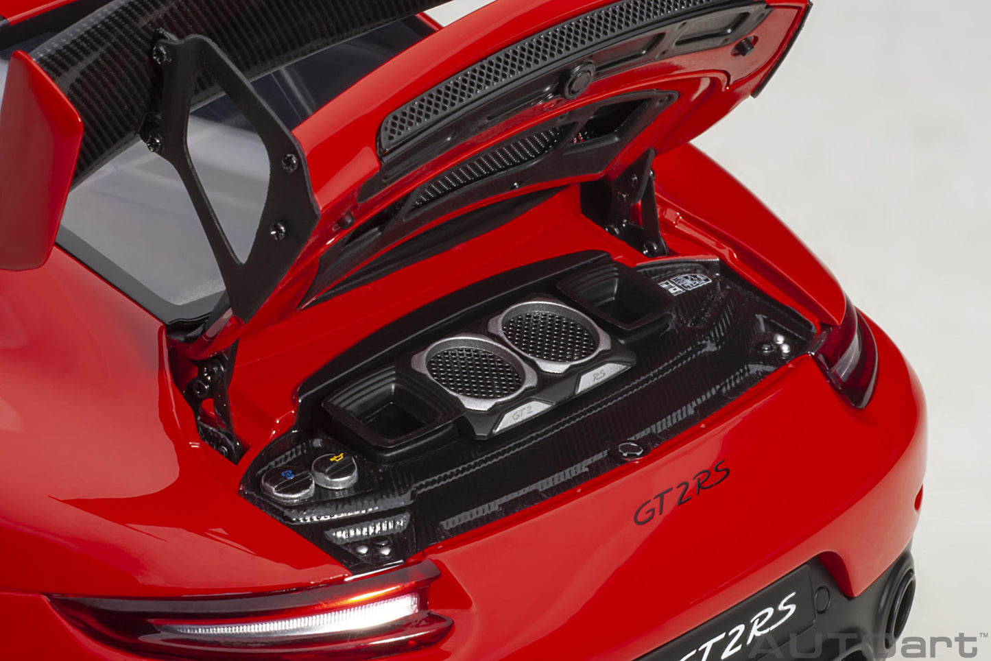 AUTOart 1:18 Porsche 911 (991.2) GT2 RS Weissach Package (Guards Red) 78173