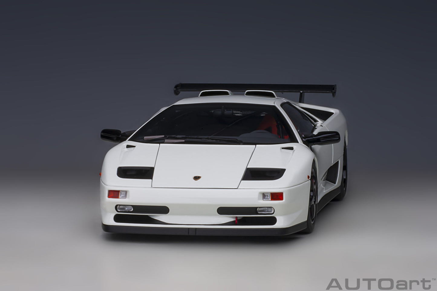 AUTOart 1:18 Lamborghini Diablo SV-R (Impact White) 79149
