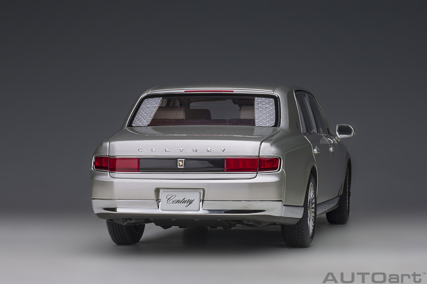 AUTOart 1:18 Toyota Century with curtains (Silver) 78770