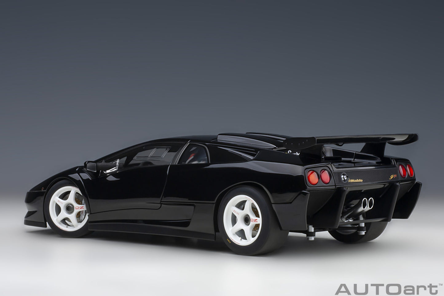 AUTOart 1:18 Lamborghini Diablo SV-R (Deep Black) 79146