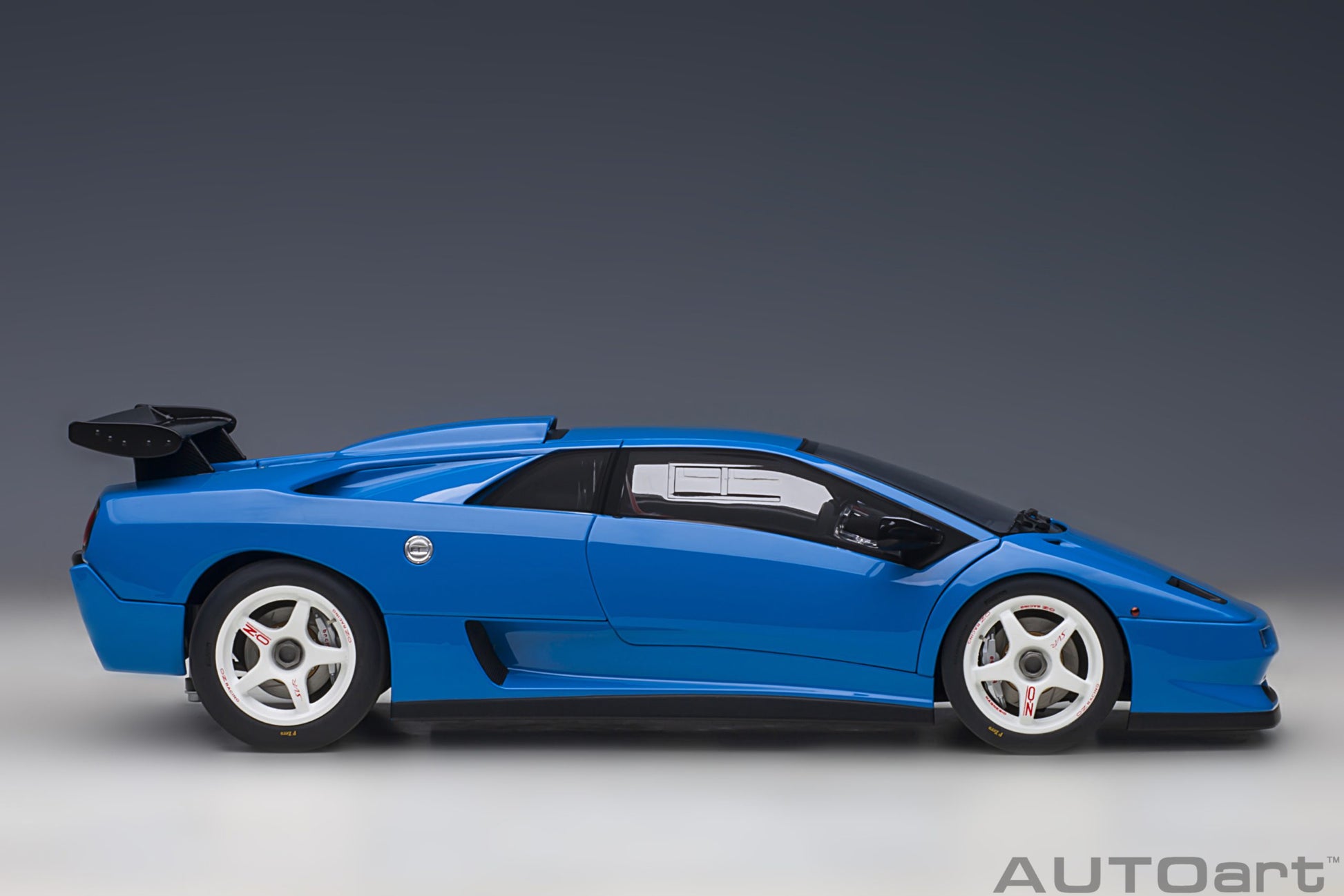 LAMBORGHINI diablo AUTO ART 1/18 ref 70081 LAMBORGHINI diablo AUTO ART 1/18 ref 70081