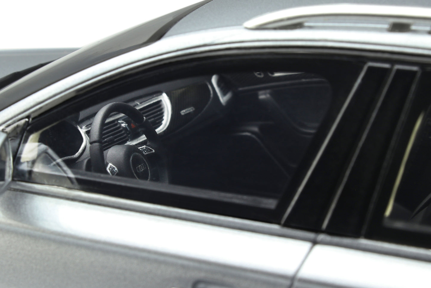 GT Spirit 1:18 2019 Audi A6 (C7) Allroad Floret Silver Metallic GT354
