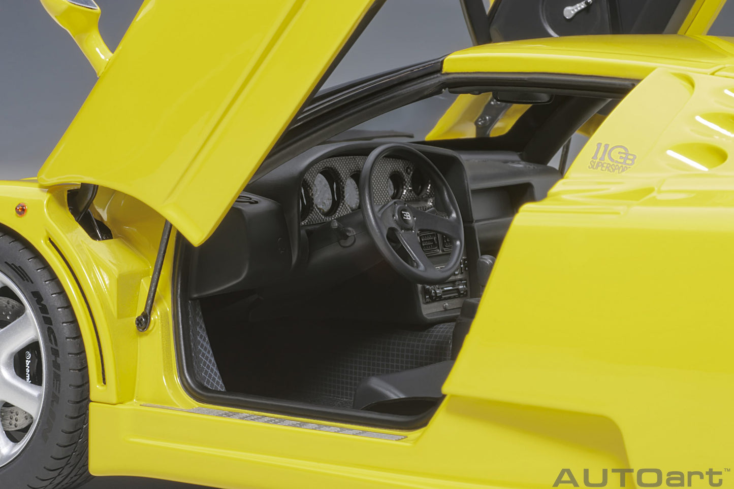 AUTOart 1:18 Bugatti EB110 SS Bugatti Yellow 70918