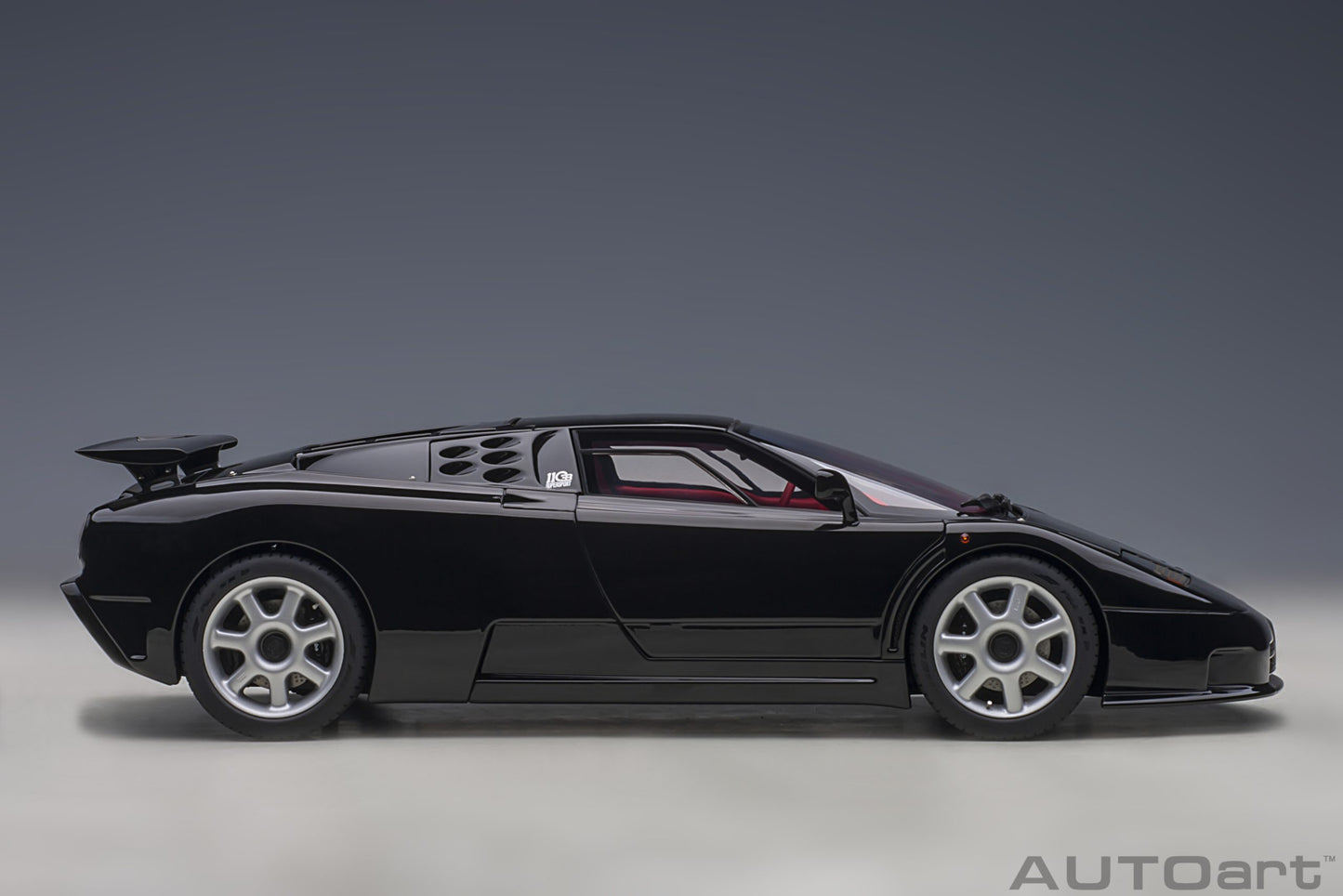 AUTOart 1:18 Bugatti EB110 SS Black 70919