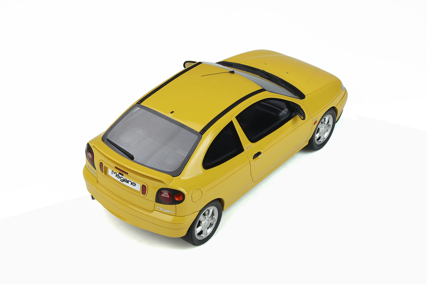 OTTO 1:18 1999 Renault Megane Mk1 Coupe 2.0 16V Sunflower Yellow OT343