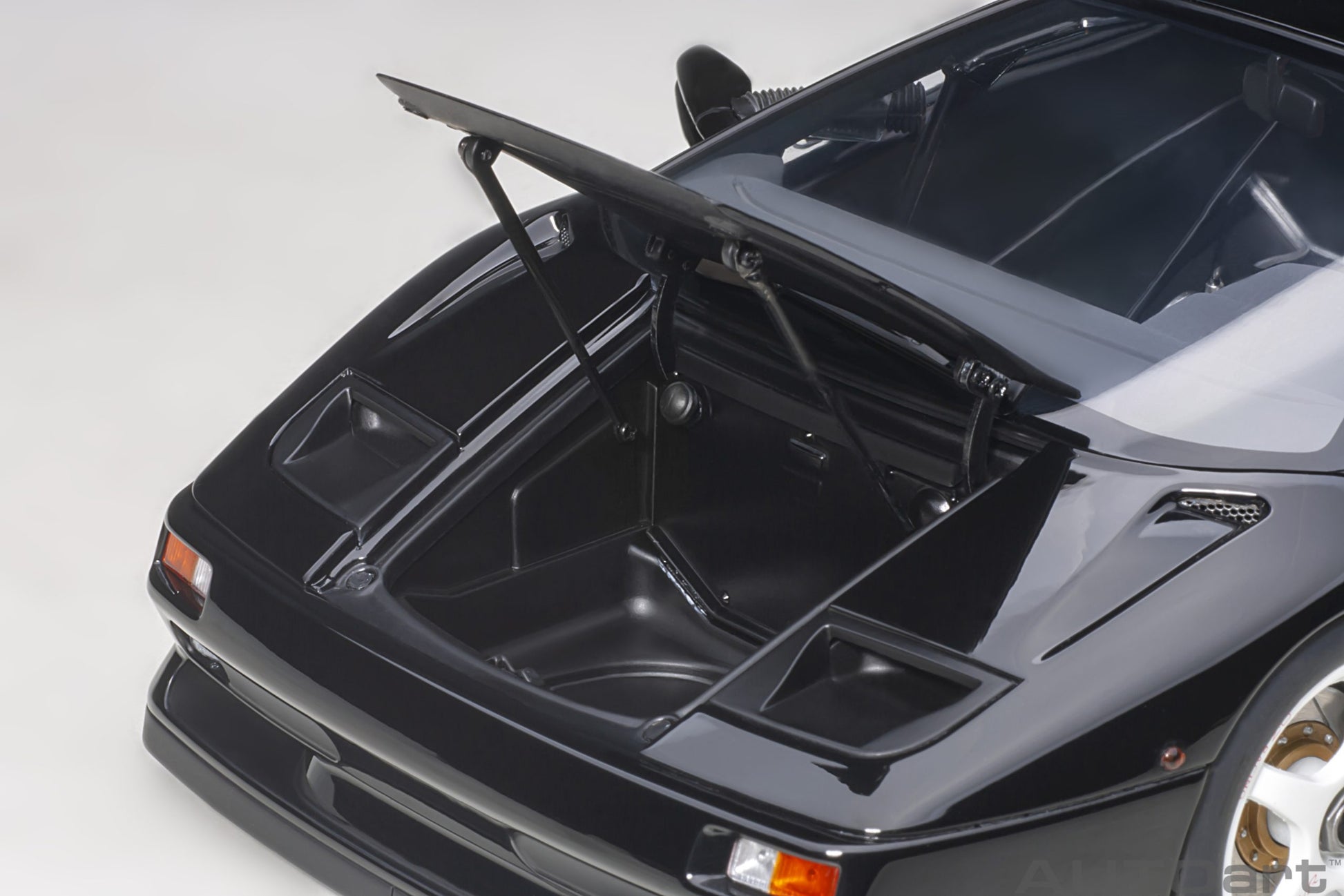AUTOart 1:18 Lamborghini Diablo SV-R (Deep Black) 79146
